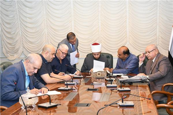 وزير الأوقاف يوجه بسرعة فحص الطلبات المقدمة من أعضاء مجلس النواب