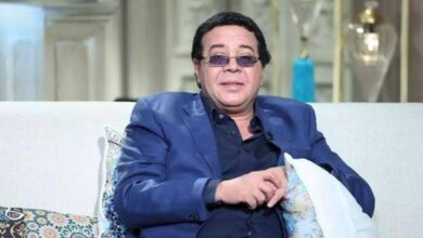 المؤلف محمود حمدان عن أحمد آدم في بداية مشواره: كان مغرورا ومتعالي