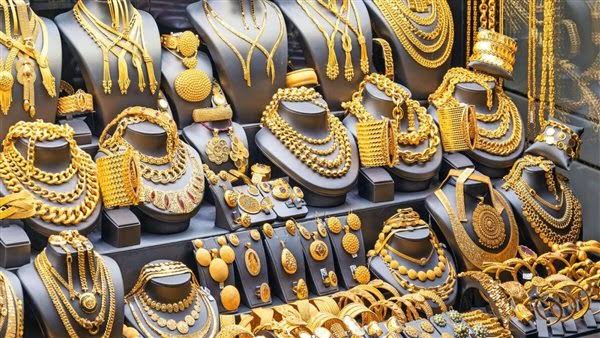 انخفاض سعر الذهب ببداية تعاملات الأحد 1-6-2025