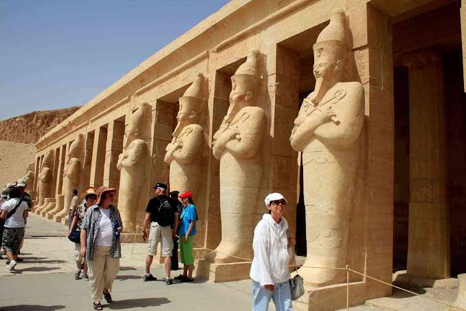السياحة الدولية تسجل نموًا بنسبة 5% في الربع الأول من 2025 رغم التحديات العالمية السياحة الدولية تسجل نموًا بنسبة 5% في الربع الأول من 2025 رغم التحديات العالمية
