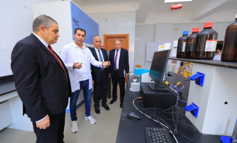 رئيس جامعة كفر الشيخ يفتتح عددًا من المعامل التعليمية والبحثية المتطورة بكلية الصيدلة رئيس جامعة كفر الشيخ يفتتح عددًا من المعامل التعليمية والبحثية المتطورة بكلية الصيدلة