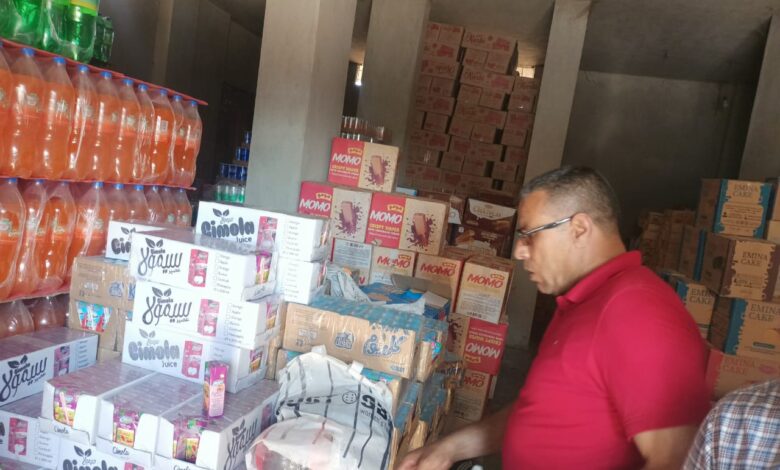 حملات تموينية بكفر الشيخ على المخابز والمحلات التجارية.. ضبط سلع مجهولة المصدر وغير صالحة للاستهلاك الأدمي حملات تموينية بكفر الشيخ على المخابز والمحلات التجارية.. ضبط سلع مجهولة المصدر وغير صالحة للاستهلاك الأدمي