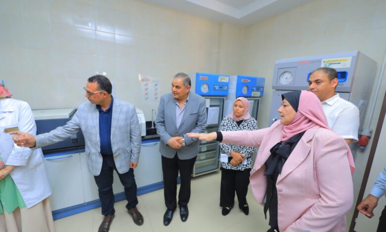 رئيس جامعة كفرالشيخ يتفقد عددا من المعامل والمراكز المتخصصة بكلية الطب رئيس جامعة كفرالشيخ يتفقد عددا من المعامل والمراكز المتخصصة بكلية الطب