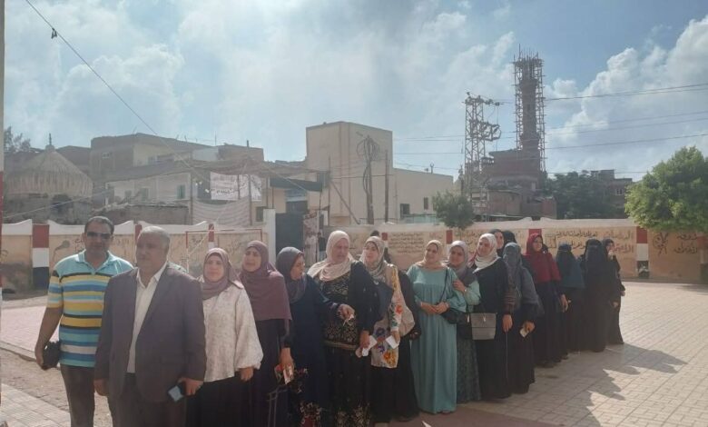 انتخابات الشيوخ 2025.. حشود نسائية تشارك بالانتخابات في الشرقية