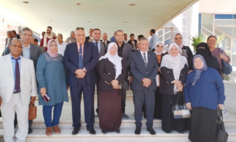 وزير التربية والتعليم يجتمع مع وكلاء الوزارة ومديري الإدارات لمناقشة الاستعداد للعام الدراسي الجديد