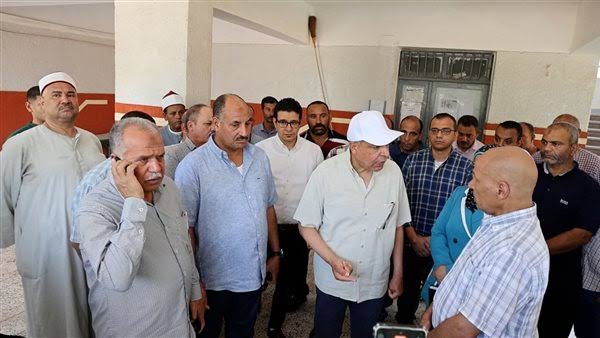 مدير مدرسة أشروبة بالمنيا: المحافظ جاي ياخد لقطة، ونادم على عملي بالتربية والتعليم مدير مدرسة أشروبة بالمنيا: المحافظ جاي ياخد لقطة، ونادم على عملي بالتربية والتعليم